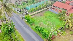 උස්වැටකෙයියාව සංචාරක පුරවරයෙන් වටිනා බිම් කොටසක්