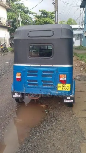Bajaj RE 2005