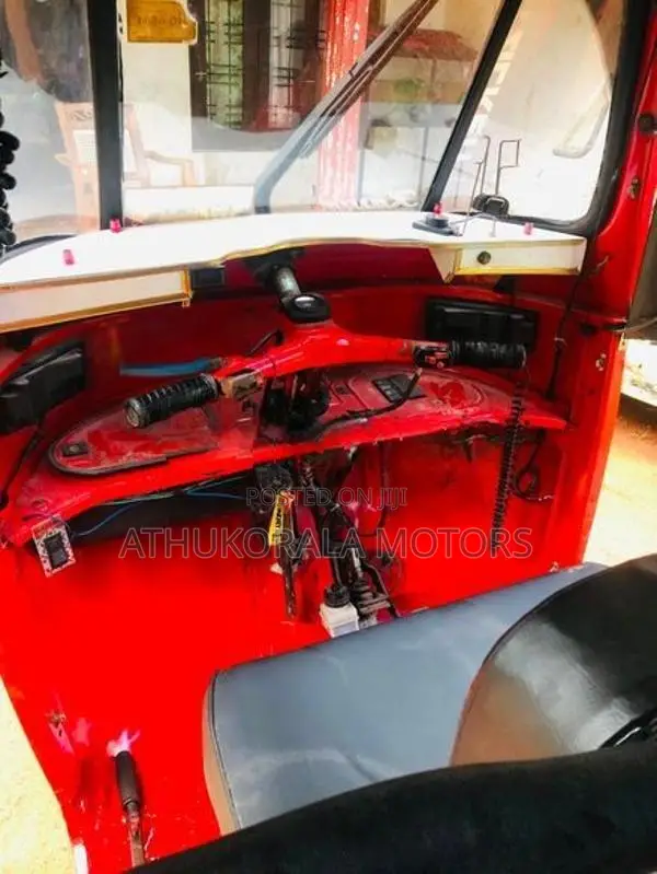 Bajaj RE 2 Storks 2004