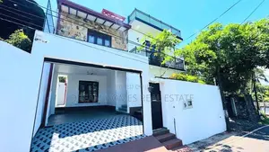 Near Colombo Rd Soler Powerd Luxury House for Sale-kesbewa