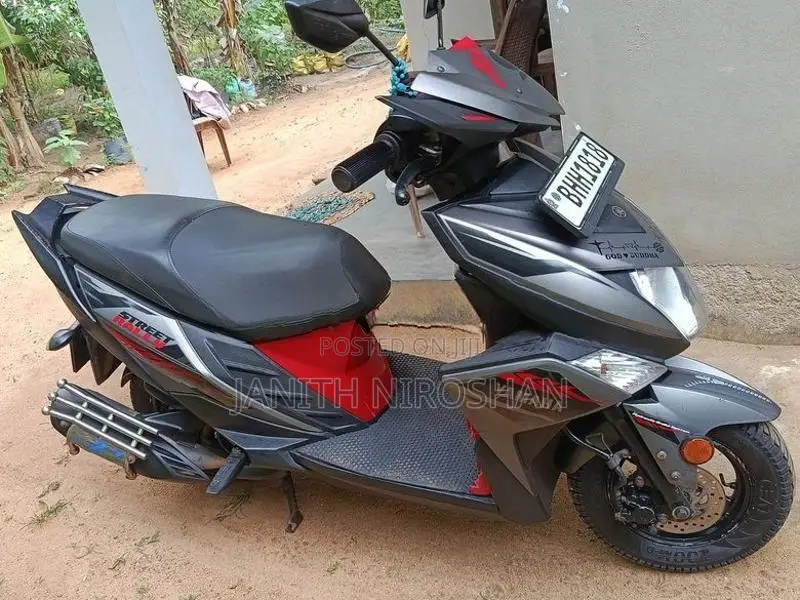 Yamaha RayZR 2018