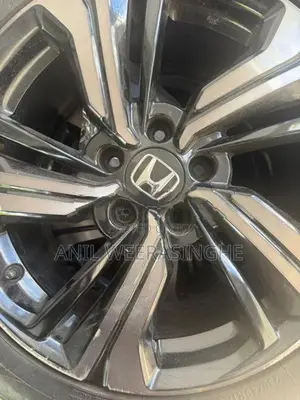 Honda Civic 17 Alloy Wheel With 235/45R17 Tire