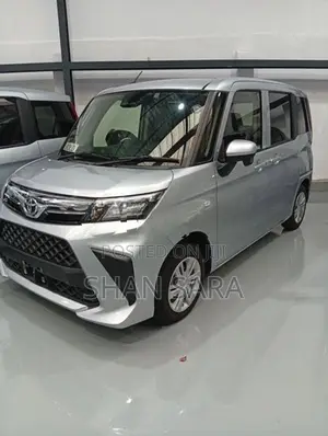 Toyota Roomy x 2023