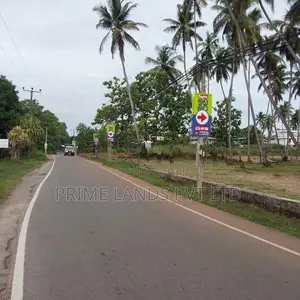 ටවුමට විනාඩි 5 දුරින් පැල්ලන්දෙණිය හන්දියෙන් ඉඩමක්