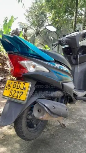 Yamaha Ray 2016