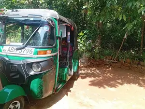 Bajaj RE 2015