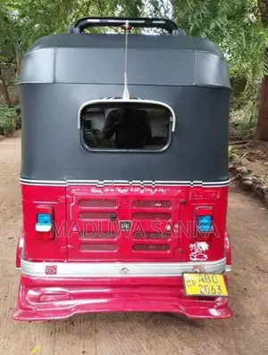 Bajaj RE 2016