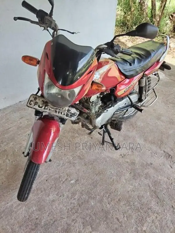 Bajaj Caliber 2004