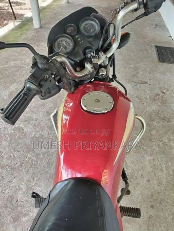Bajaj Caliber 2004