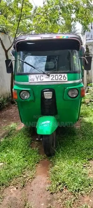 Bajaj RE 2010