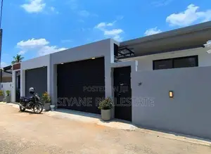 Cute Beautiful Luxury Living in Athurugiriya