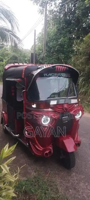 Bajaj RE 2014