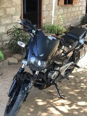 Bajaj Pulsar 180 2017