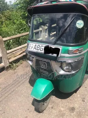 Bajaj RE 2015