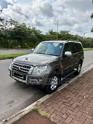 Mitsubishi Montero 2015