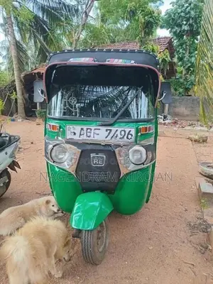 Bajaj RE 2015