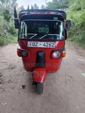 Bajaj RE 2010