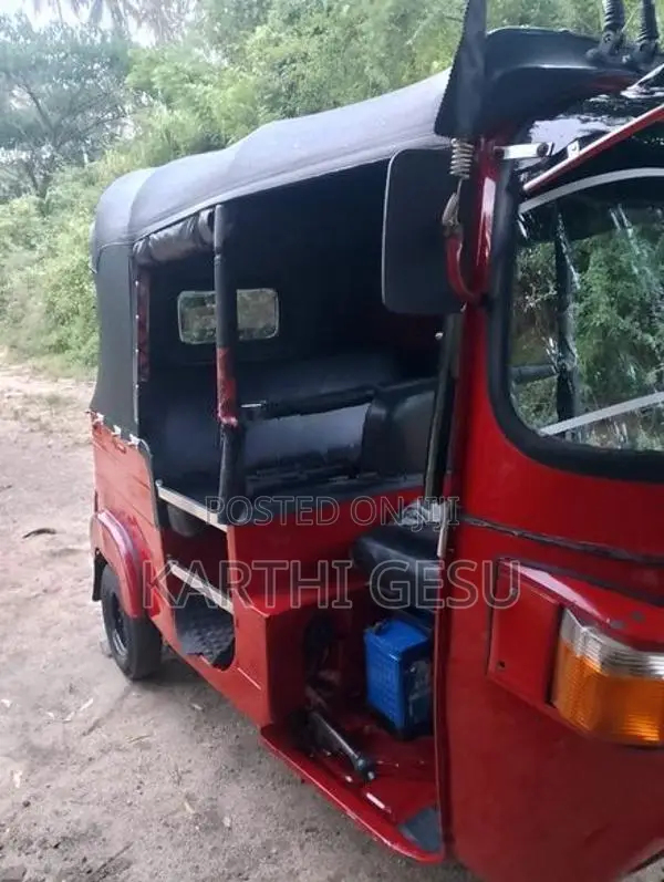 Bajaj RE 2010