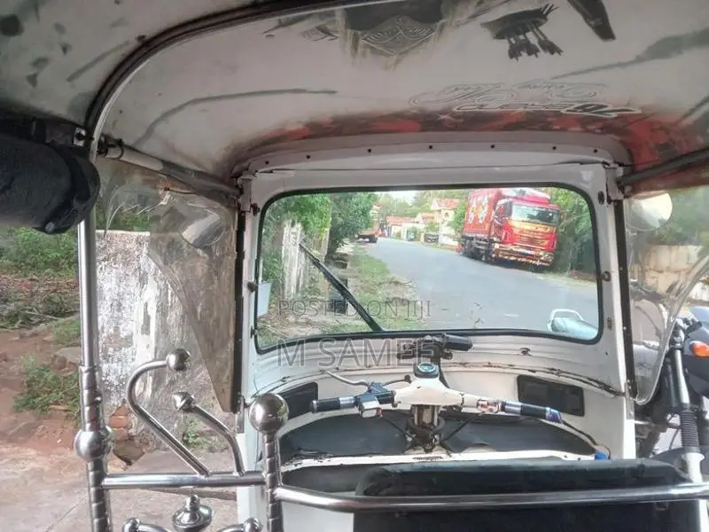 Bajaj RE 2003