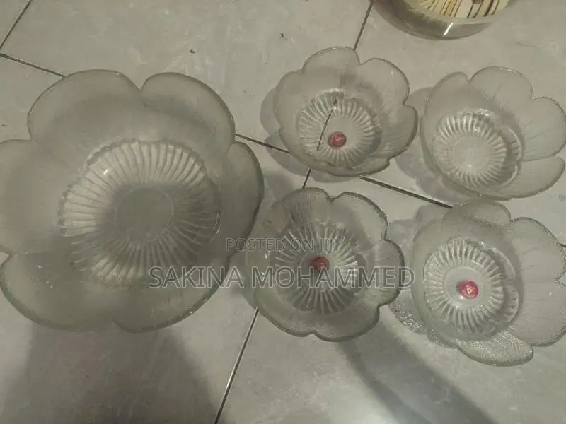 Fancy Flower Shaped Glass Bowl