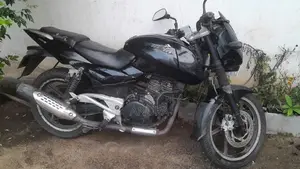 Bajaj Pulsar 180 2011