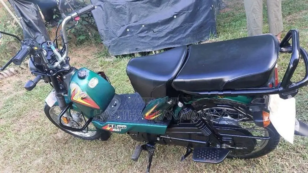 TVS XL 100 2025