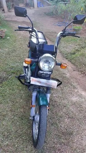 TVS XL 100 2025