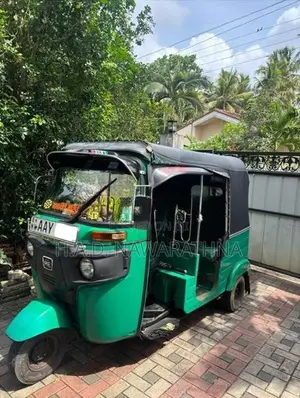 Bajaj RE 2015