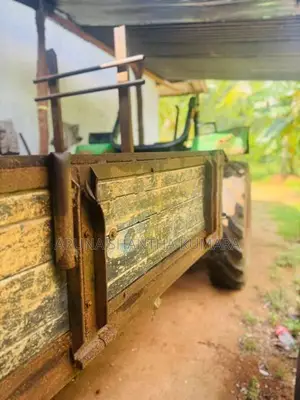 John Deere 5047 2016