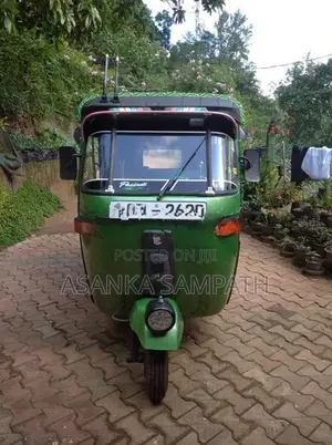 Bajaj RE 2002