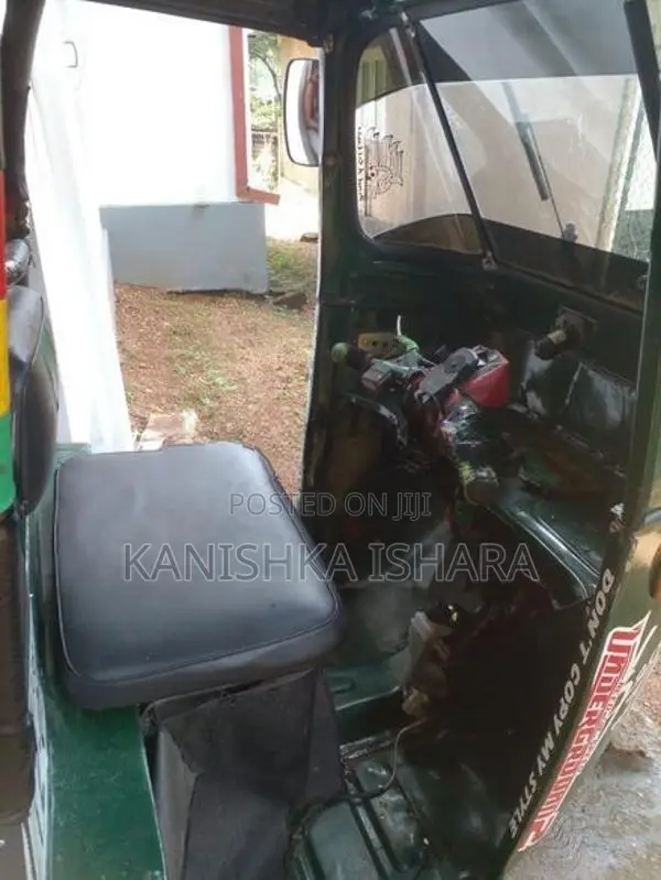 Bajaj RE 1999