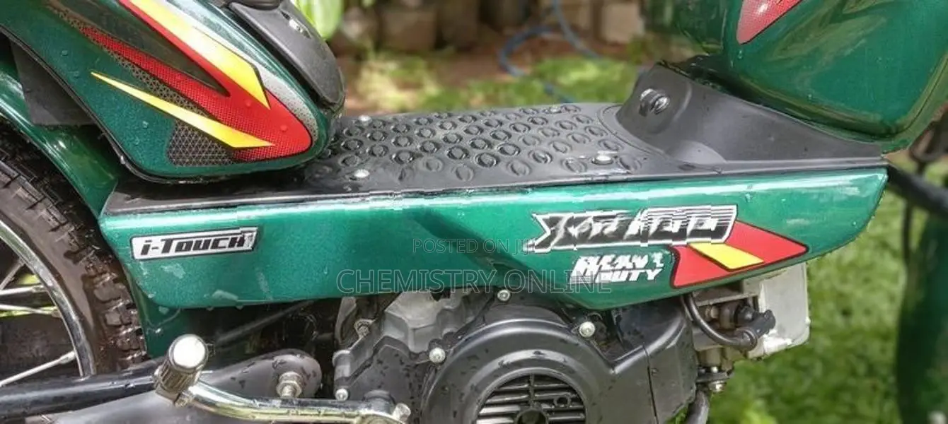 TVS XL 100 2025