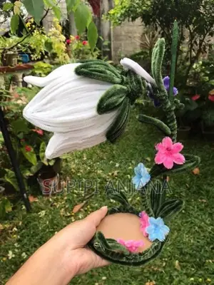 Pipe Cleaner Flower Vase