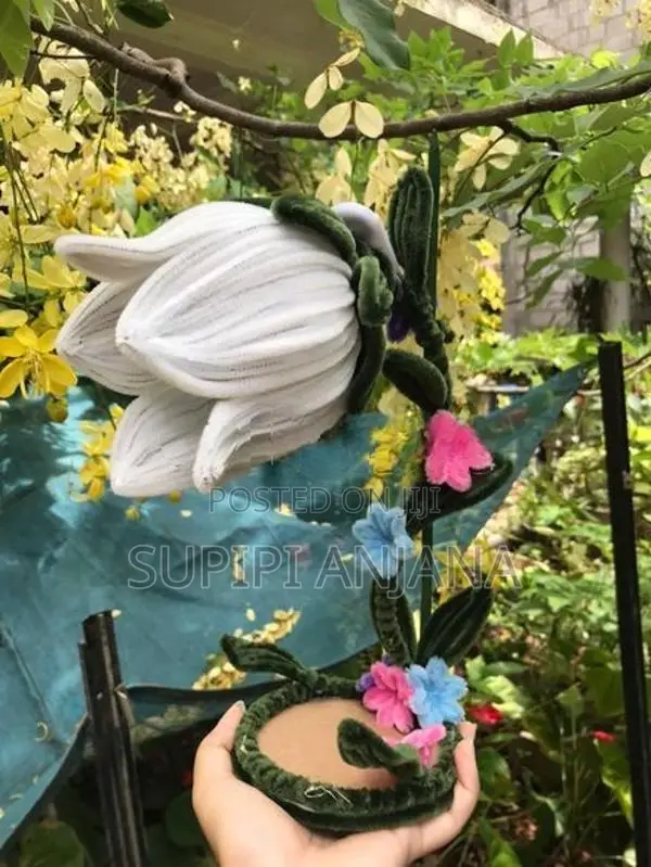 Pipe Cleaner Flower Vase