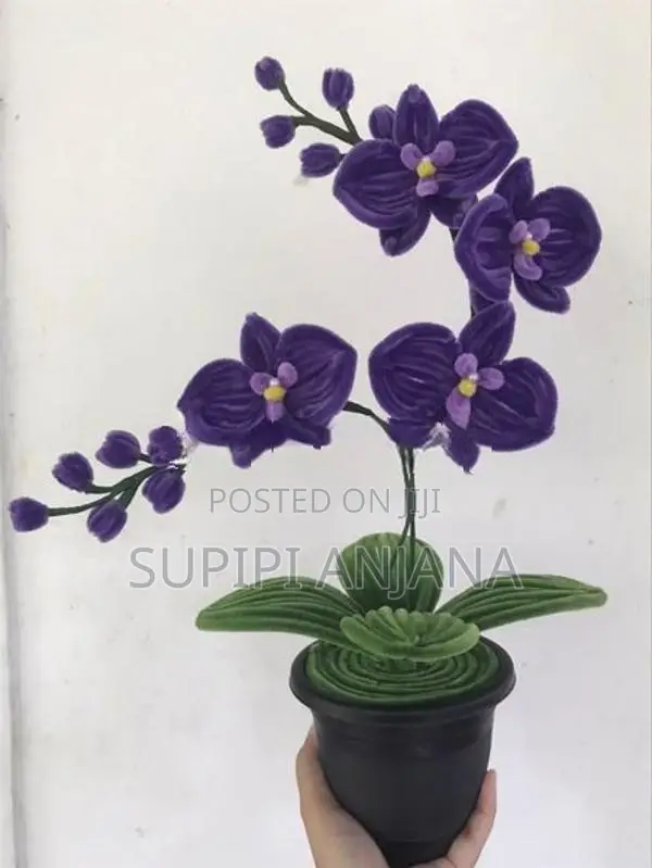 Handmade Pipecleaner Vase
