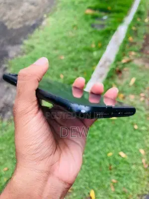 Apple iPhone XR (Used)