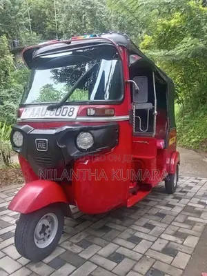 Bajaj RE 2018