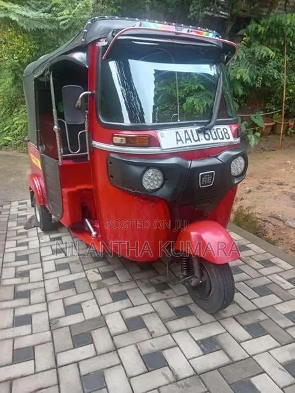 Bajaj RE 2018