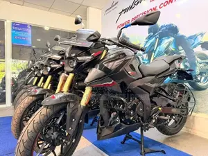 Bajaj Pulsar N160 Premium 2026