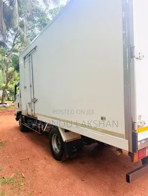 Isuzu Elf Freezer 2014