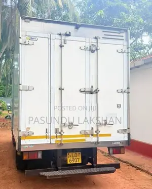Isuzu Elf Freezer 2014