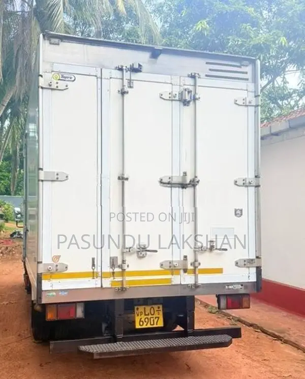 Isuzu Elf Freezer 2014