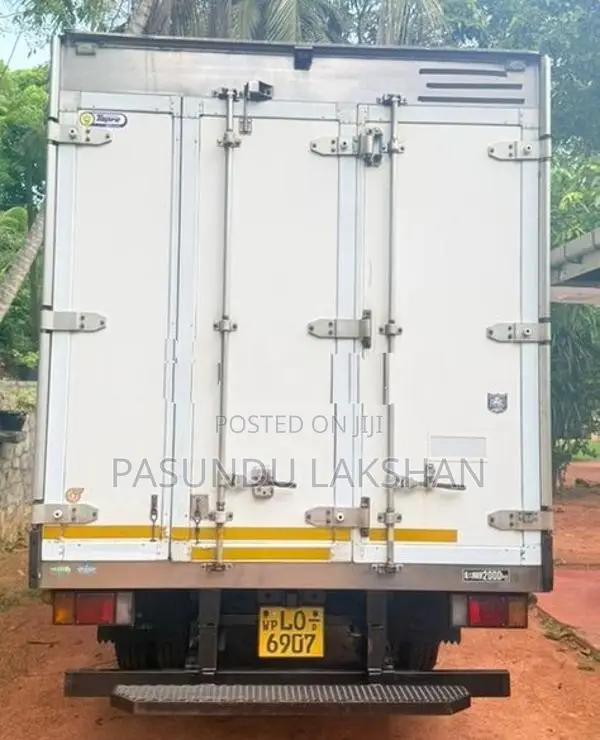 Isuzu Elf Freezer 2014