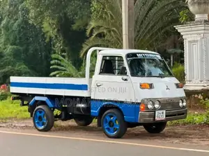 Mitsubishi Delica T120 1978
