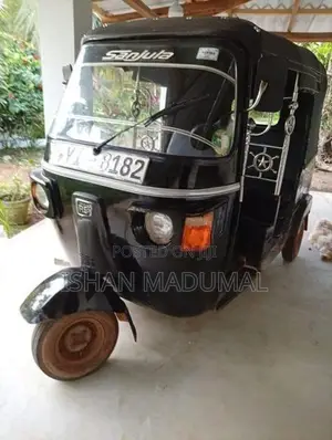 Bajaj RE 2015