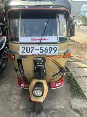 Bajaj RE 2000