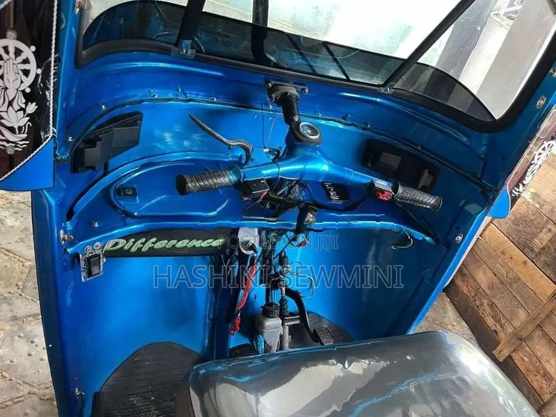 Bajaj RE 2006
