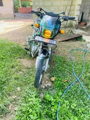 Bajaj Caliber HQ-6101 2004