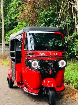 Bajaj RE 2015