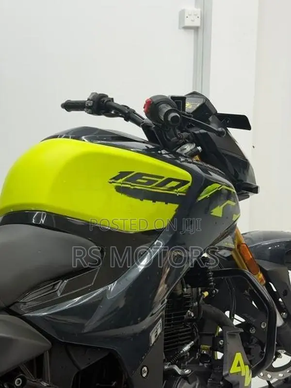 Hero Hunk 160 R 2026